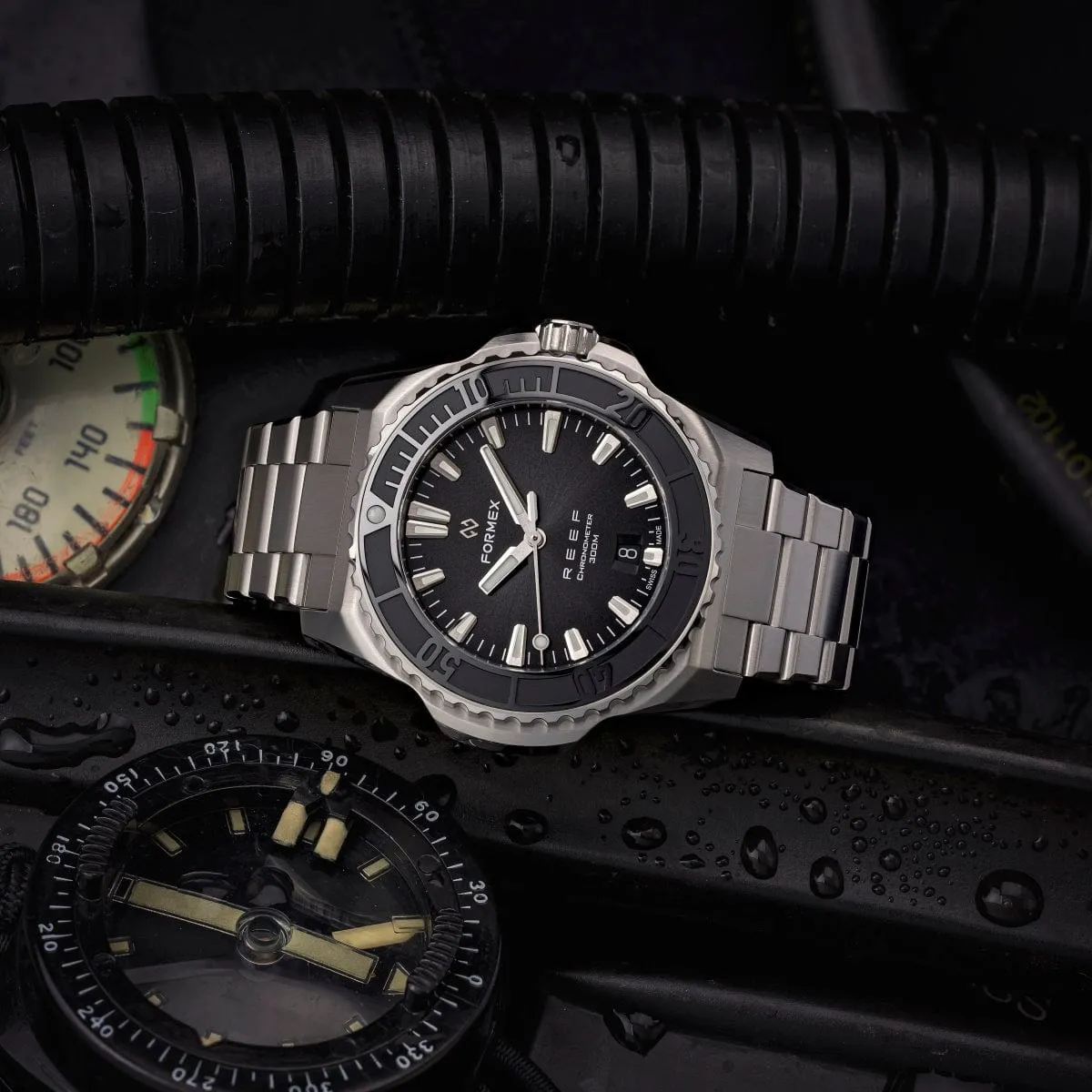 Formex REEF Automatic Chronometer - Black Dial / Black Bezel